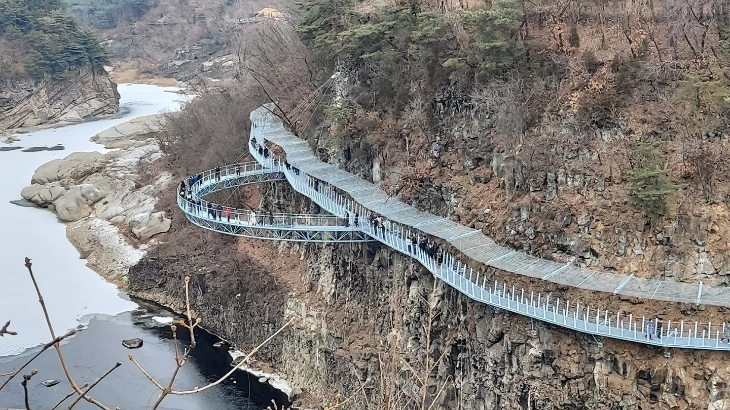 한탄강 주상절리길이 인기라고 해서 주말에 멀리까지  썸네일