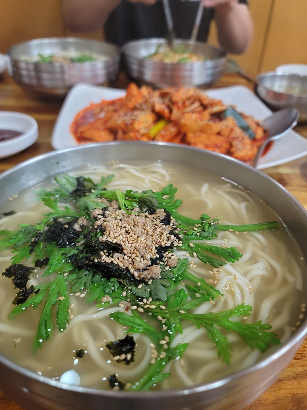 다들 잘 알고 있는 약 60년 전통의 둔산동칼국수  썸네일