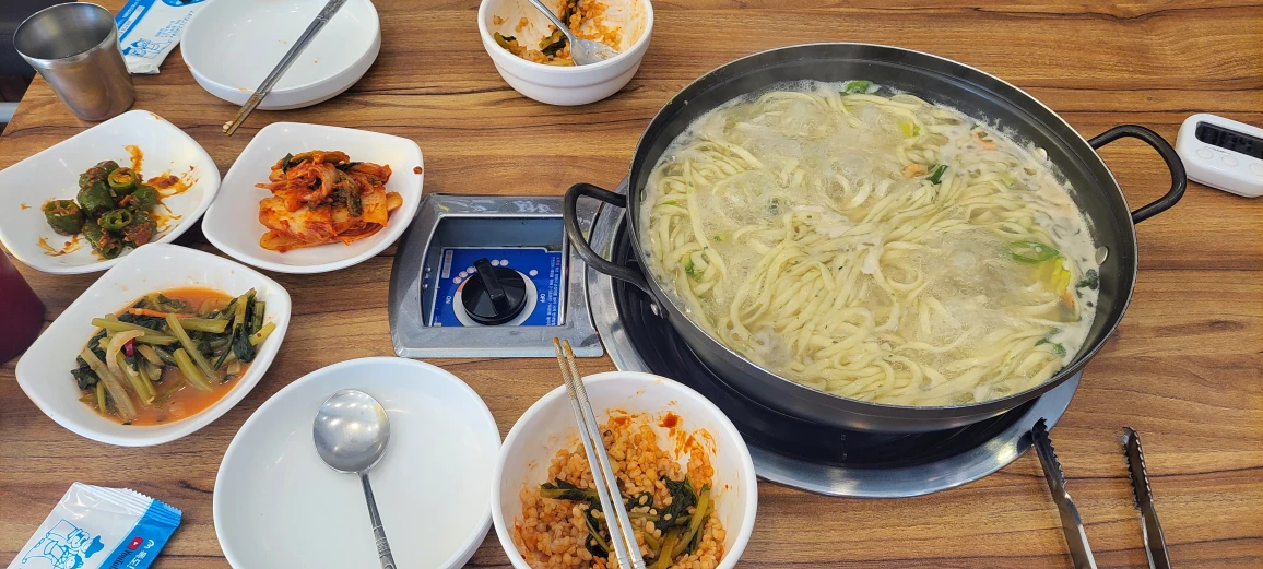 날씨가 갑자기 추워서 들어간 칼국수집 썸네일