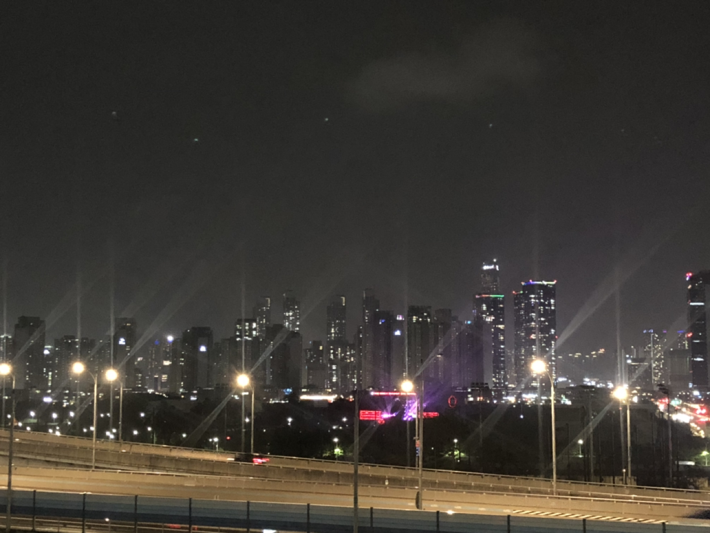 지금 펜타포트하는데 저층이라 안보이지도않구 썸네일