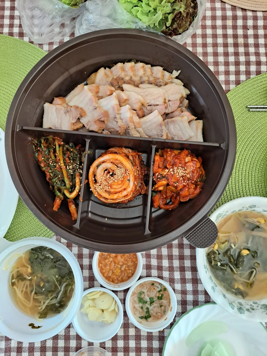 저는 오늘 아들과 보쌈. 당근님들도 맛점하세요~~~~ 썸네일