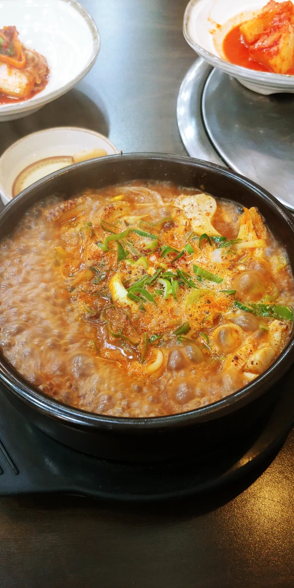커피마시러 컴포즈커피 갔다가 해장국집 발견해서  썸네일