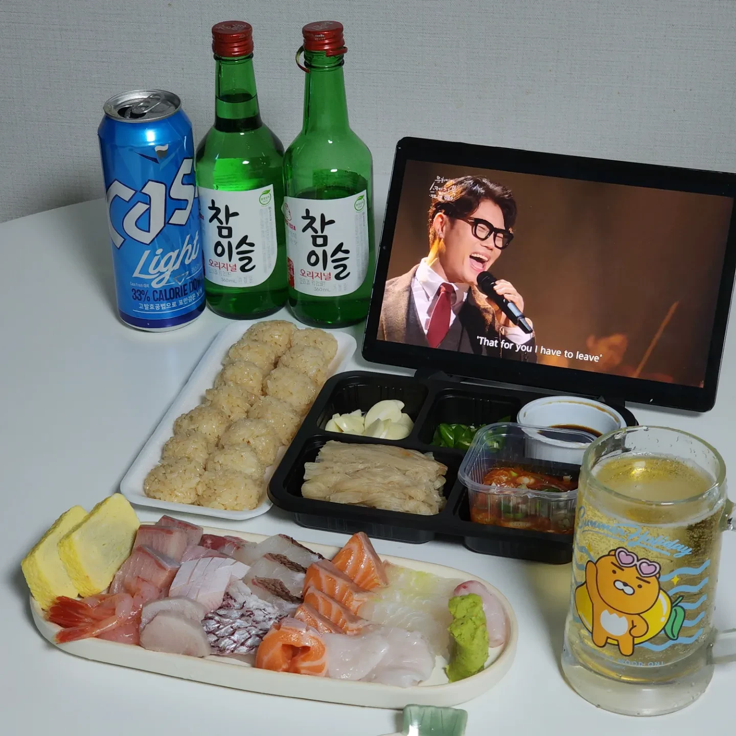 똑같은 횟집 배달시켜서 또 혼술하고 있어요. 썸네일