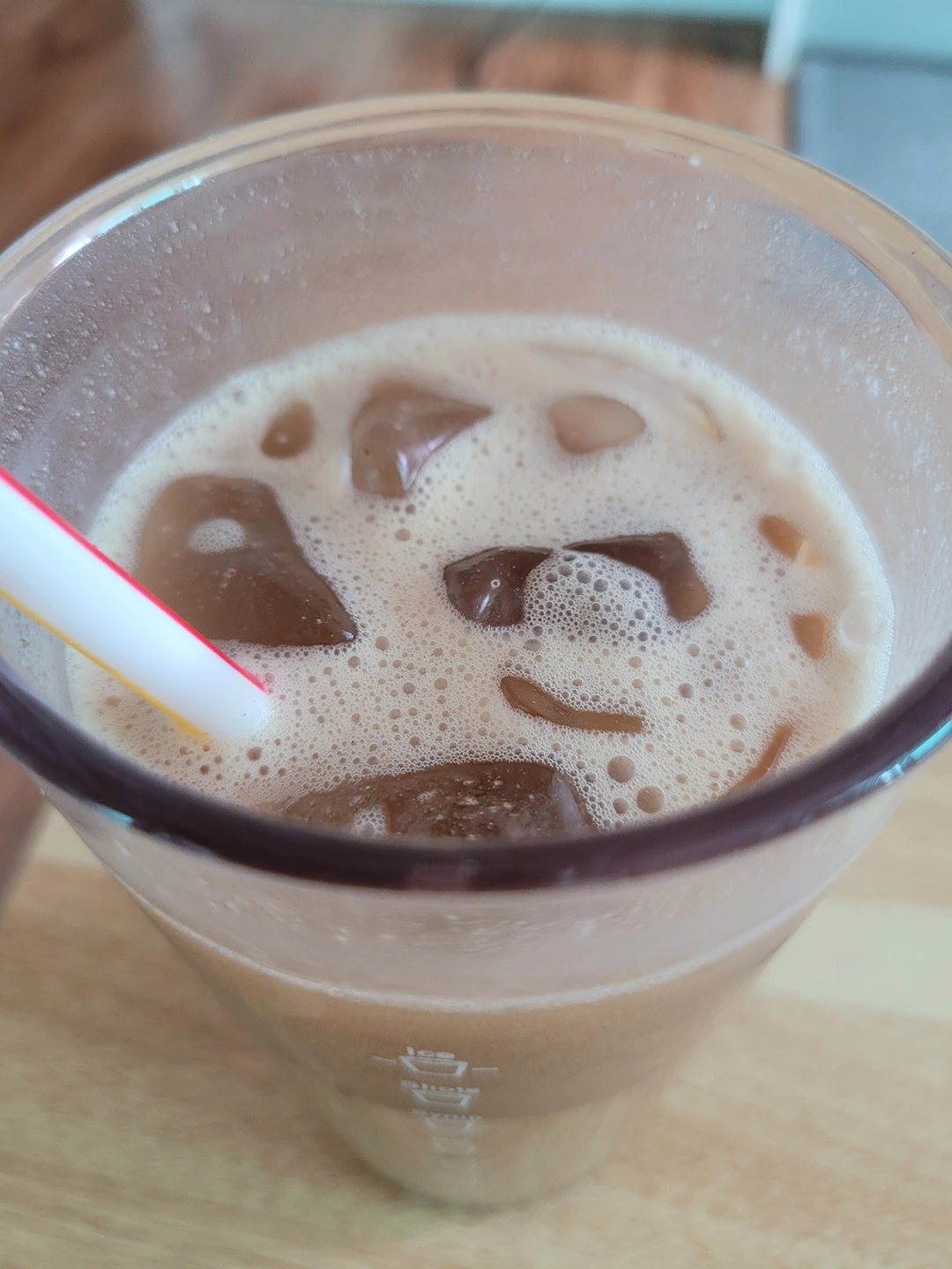 창문 사이로 시원한 바람이 넘 좋네요^^ 썸네일