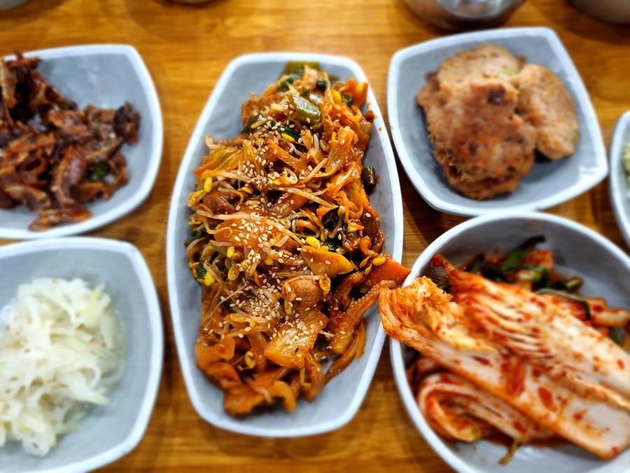 매탄동 한식 찌~~~~ㄴ 맛집(집밥) 썸네일
