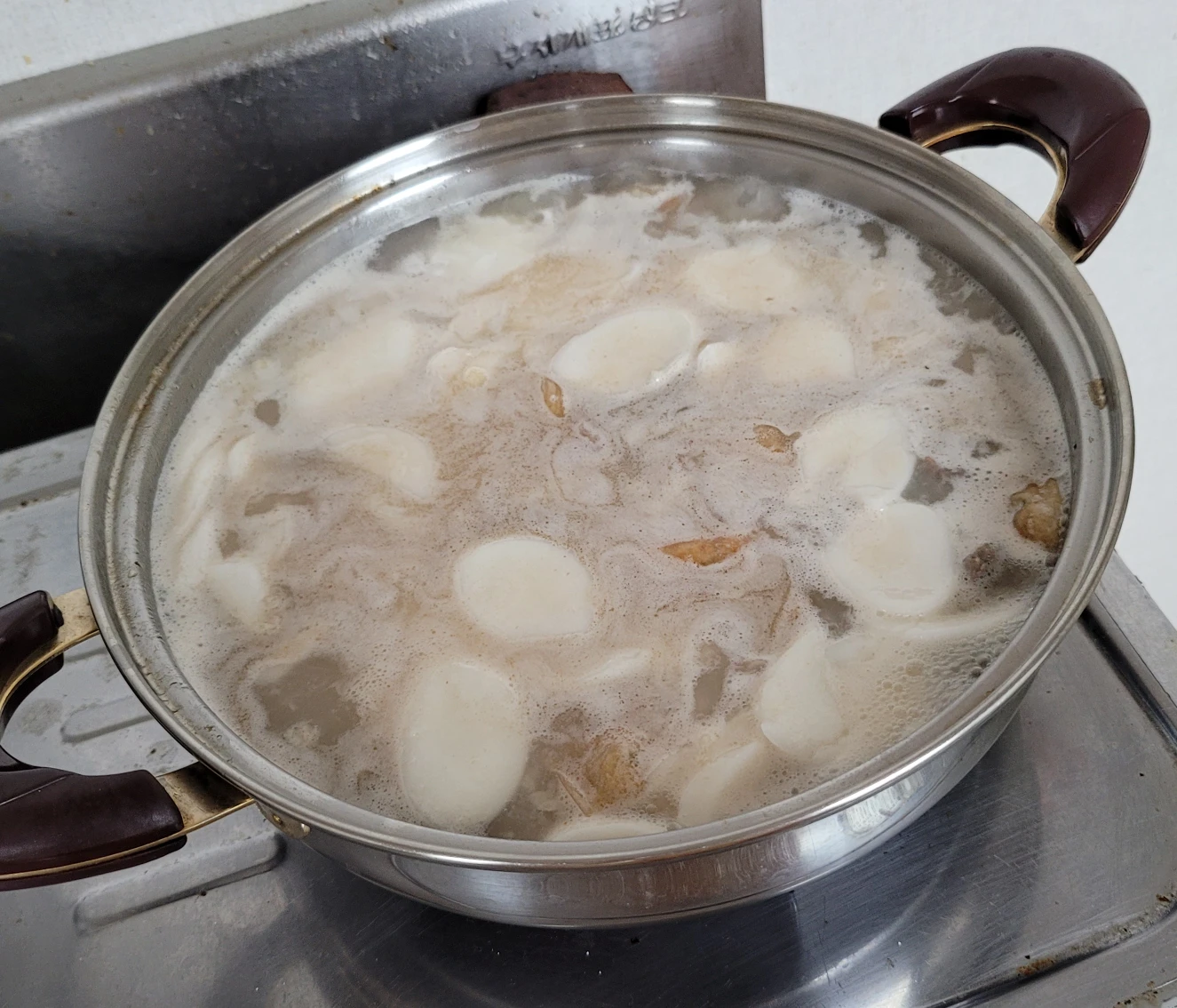 오늘 떡만두국 성공했어요 ㅎ 28년인생 계란후라이,  썸네일