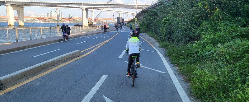 처음처럼 로드 자전거 타는 사람들 🚲 