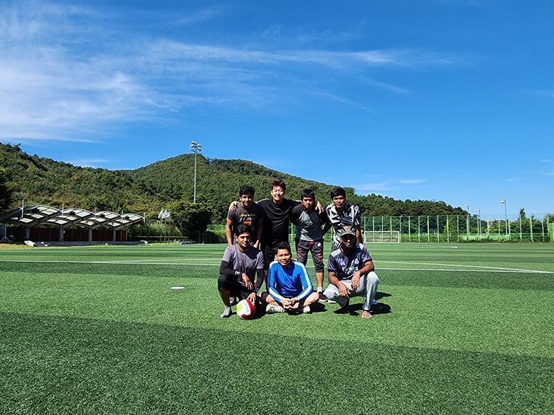 외국인 근로자 및 관리자 축구모임 썸네일