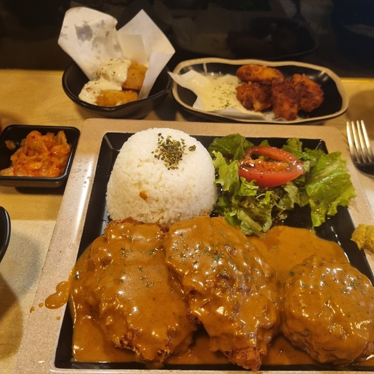 맛집 함께 가요~여성분만^^ 썸네일