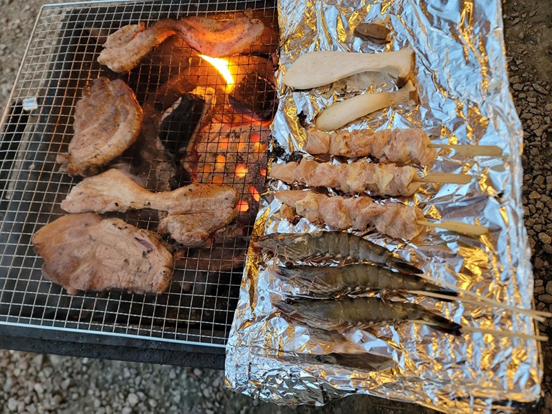 카라반 캠핑카 트레일러 가족모임가져요^^ 썸네일