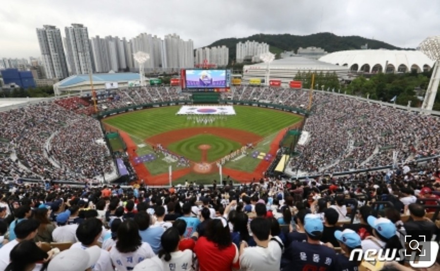 프로야구 롯데, 2024 시즌티켓 판매 16일부터 시작 썸네일