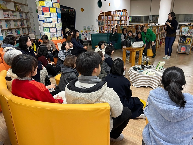 성북구 독서 모임: 꿀비 썸네일