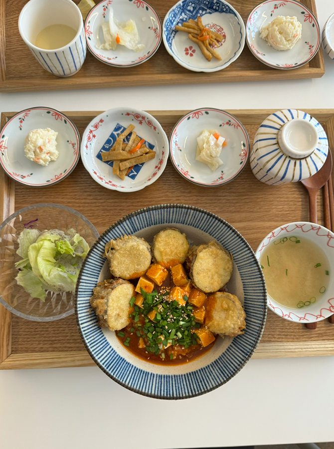 여기 인테리어도 예쁘고 맛있네요~ 썸네일