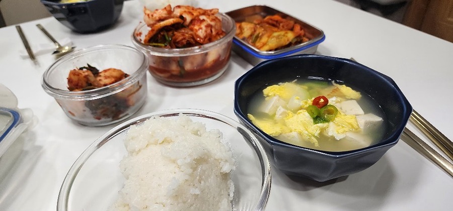 급하게 야참 후딱 차려 먹고 출근 썸네일