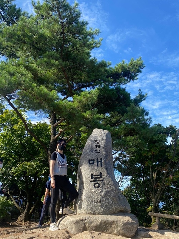 평일에 여자들 끼리 모여 등산 가요 썸네일