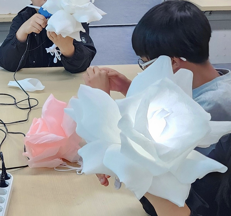 롯데백화점에서 페이퍼플라워, 로즈조명 썸네일