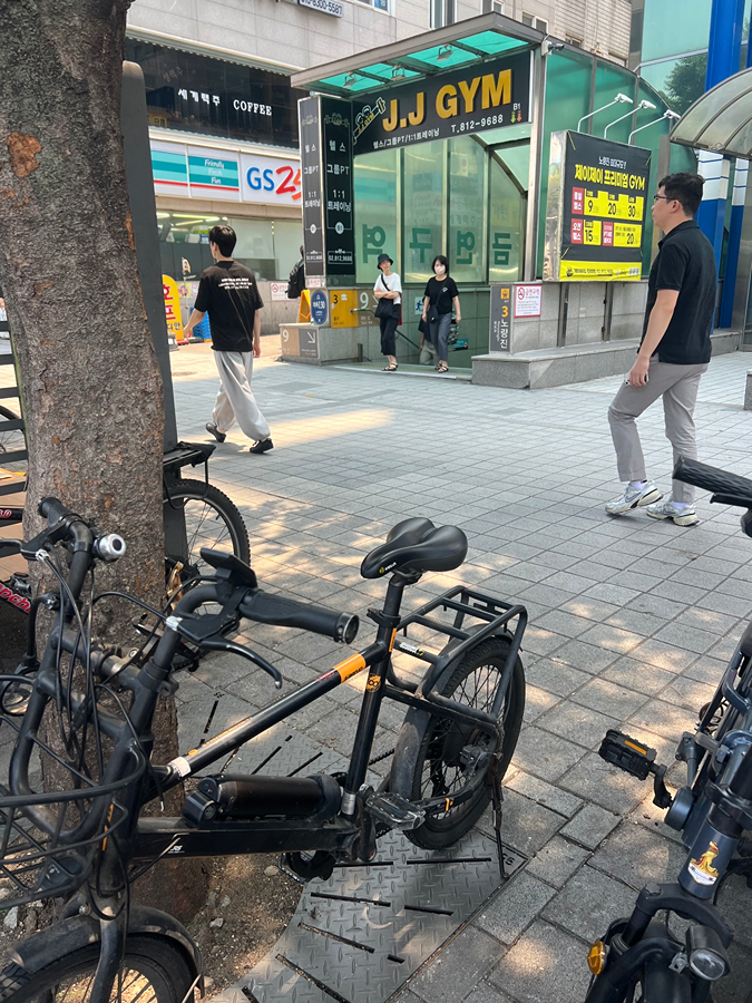총신대 육교 밑에서 전기자전거 도난당했습니다. 썸네일