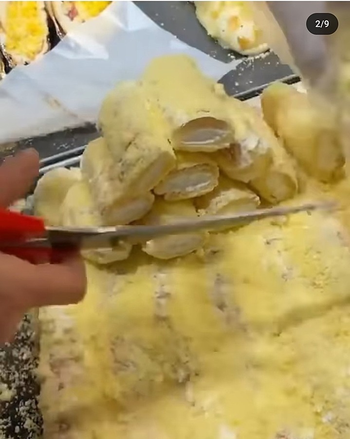 카스테라가루 뭍힌 생크림빵 썸네일
